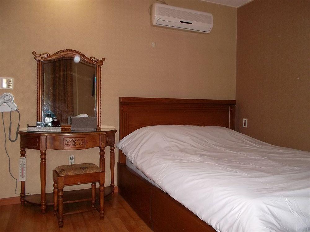 Monaco Hotel Jeju Esterno foto